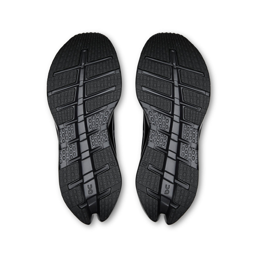 On Cloudrunner 3 Men in Black | Black
