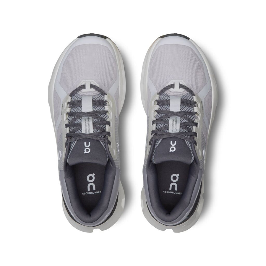 On Cloudrunner 2 Women in Frost | White