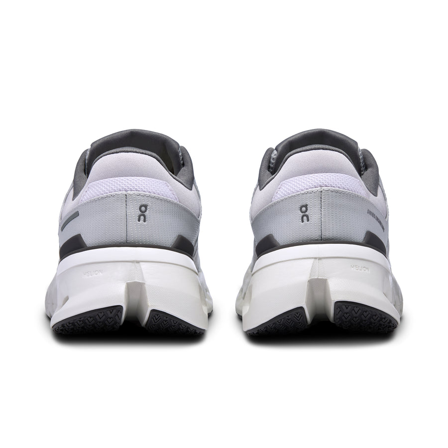 On Cloudrunner 2 Women in Frost | White