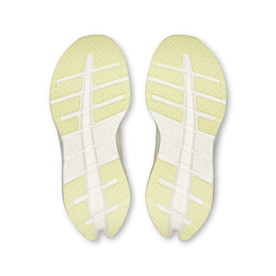 On Cloudrunner 3 Women in Seedling | Ivory