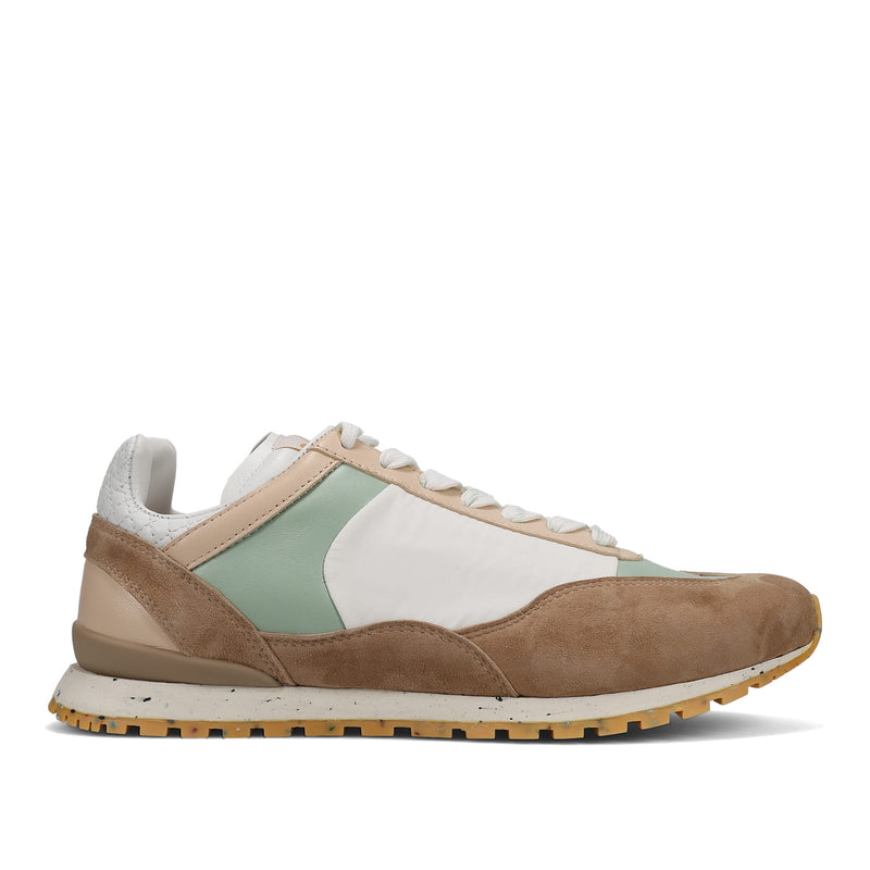 Vaneli Fionn in Camel